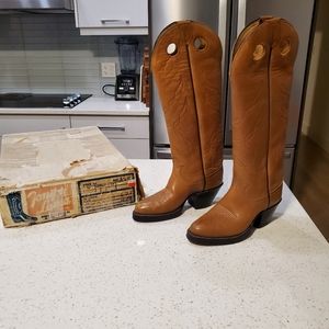 Tony Lama Boots  Size 5.5 B Handcrafted Cowboy & Western Boots New